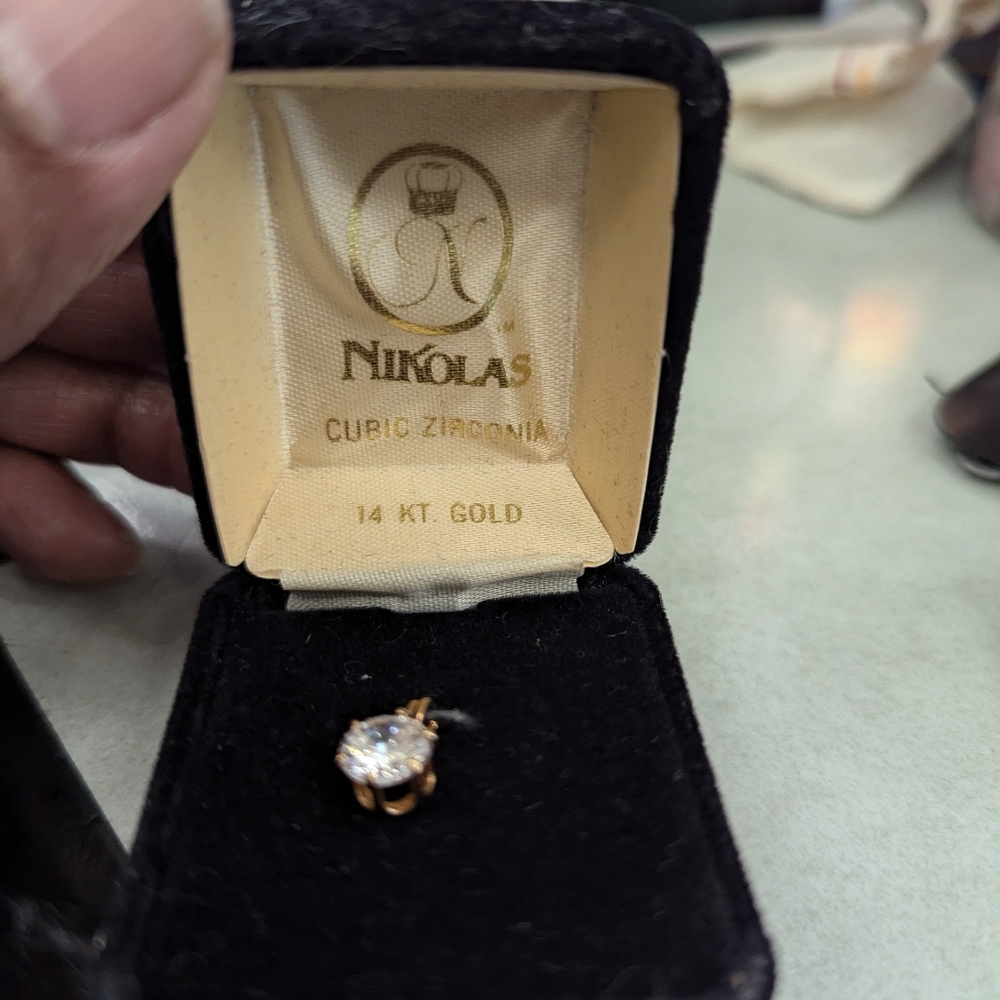 14kt Gold Cubic Zirconia Pendant